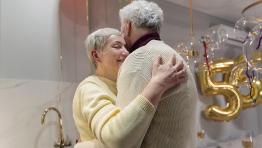 Кировчане, которые прожили в браке от 50 до 70 лет, смогут получить соцвыплату. Сколько им заплатят?