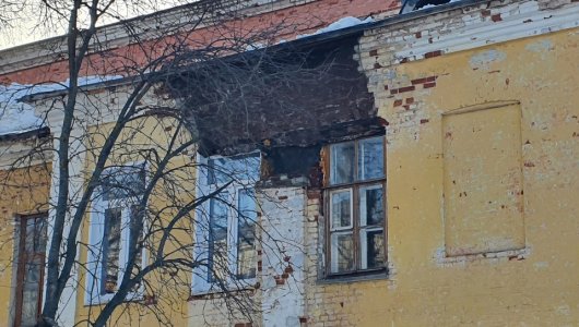 Обрушились фасады ещё двух исторических домов в Кирове